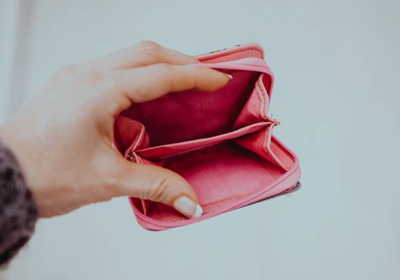 Deze 3 sterrenbeelden komen aan het einde van de maand áltijd geld tekort