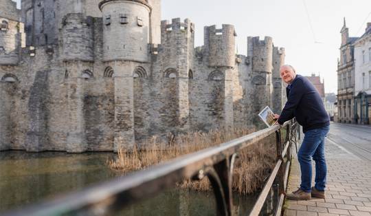 Nieuw boek over het Gravensteen: ‘Tolereren we dat dit deels historische schone schijn is?’
