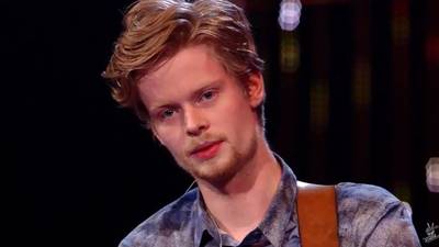 Jim sleept vier tienen van coaches The Voice in de wacht