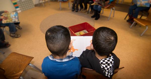 Peuters met taalachterstand langer naar school