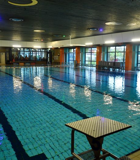Oud Schrootjesplafond In Zwembad Hoogland Blijft Zeker Nog Een Half Jaar Hangen Amersfoort Ad Nl