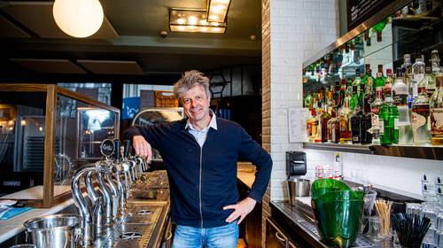 Komt er een einde aan wurgcontracten in horeca? “Als mijn café failliet gaat, trekt de brouwer een fles champagne open”