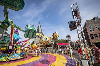 Genieten van de kermis in Denekamp, al staat niet iedereen op anderhalve meter