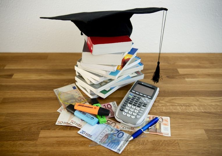 Alleen onderwijsbeleid PVV op lange termijn slecht voor economie | TROUW