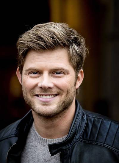 Tim Douwsma gespot met Amerikaanse schone en Peter R. windt zich op om 20 euro