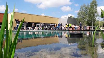 Eerste natuurgezuiverde zwembad van Nederland ligt in Ede