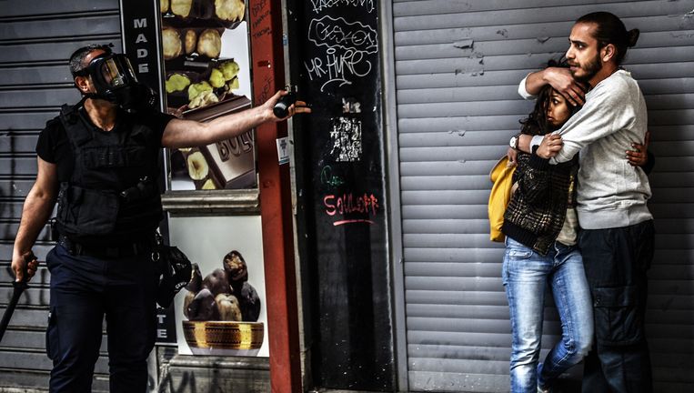 Taksimplein En Gezipark Istanbul Weer Open Het Parool