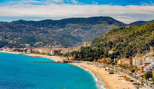 Overleeft 80 jaar oud sociaal initiatief strenge Europese regels? Italiaanse nonnen strijden voor hun strandbar
