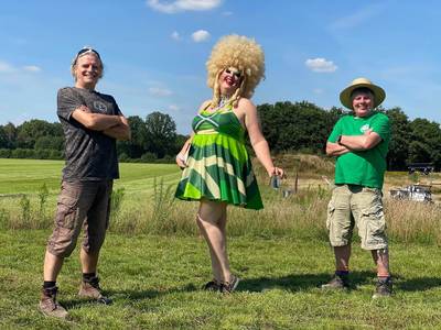 Mary Miracle: Michiel kruipt al tien jaar in de huid van een 'wonderlijk wief'