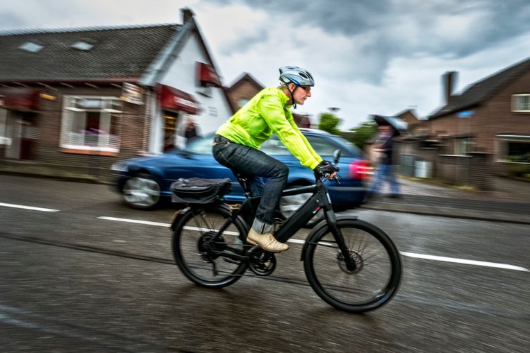 Snelle e-bikes mogen blijven op Gelders fietspad - Volkskrant