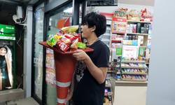 Thailand bant plastic zakjes en dat lost de bevolking daar creatief op