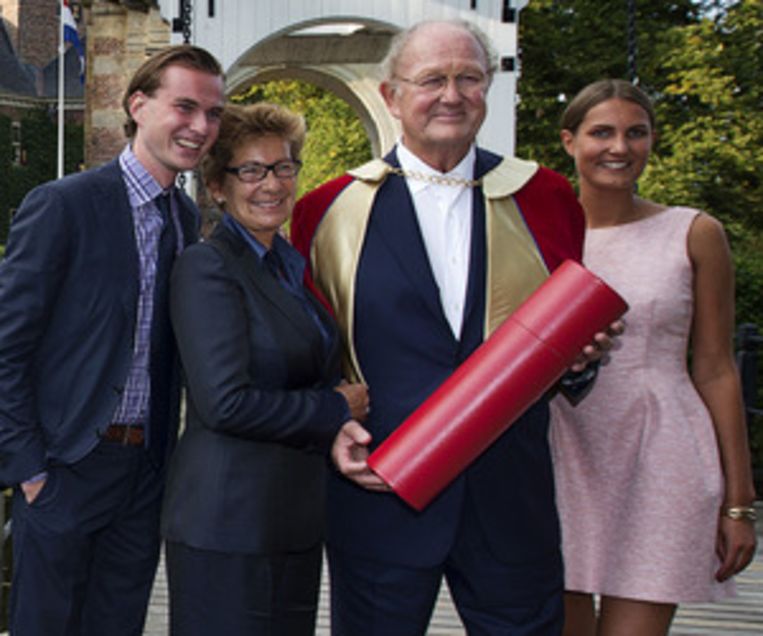 Joop Van Den Ende Heeft Met Dochter Iris Opvolger In Huis De Volkskrant