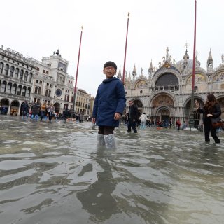 Zeker 1 miljard euro schade door overstromingen in Venetië, burgemeester roept op tot giften