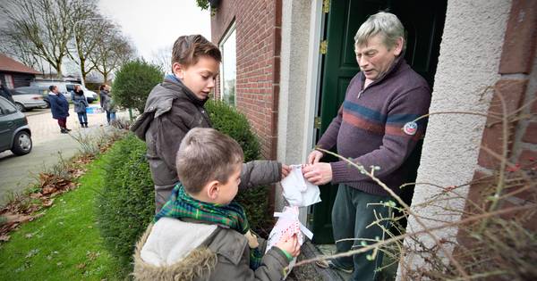 In Deest koop je de oliebollen aan de deur