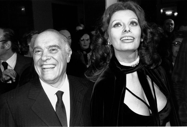 Sophia Loren (84) peinst niet over pensioen, ze duikt vol