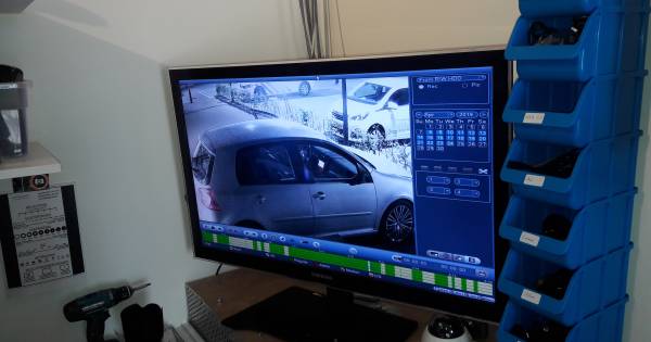 Veel schade bij camerawinkel, ramkrakers nemen enkel goedkope flitsers mee - De Gelderlander