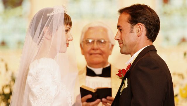Les Catholiques Soutiennent Le Mariage Des Pretres Belgique