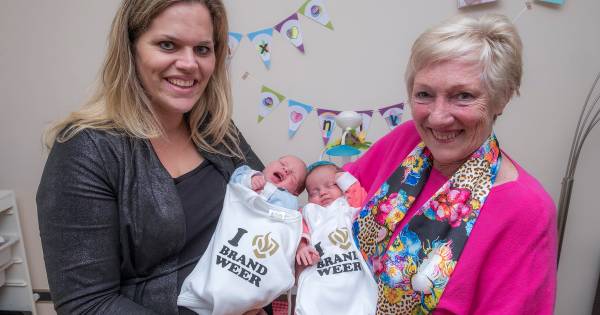 Baby's Max en Nicky uit Nederasselt krijgen brandweerrompertje