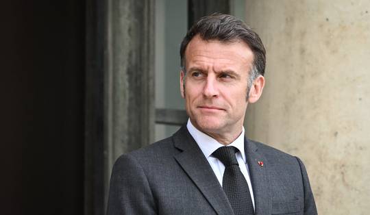 Frankrijk ‘verbaasd’ over bericht Trump over weigeren vliegtuigen • Revolutionaire Garde Iran dreigt met aanvallen op Amerikaanse bedrijven