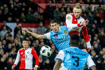 Feyenoord swingt bij slotakkoord 2017 alleen in openingsfase