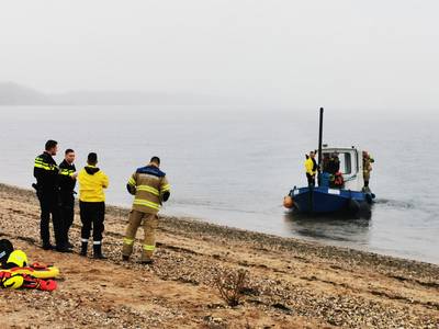 Melding: Hond in het water gevallen! Brandweer zoekt in Putmanskrib bij Herwen