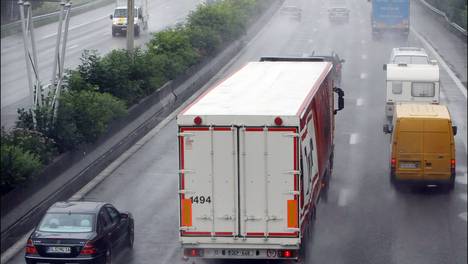 Eén druppel regen en inhalen is verboden: dit jaar nog 14 camera's om truckers te bestraffen