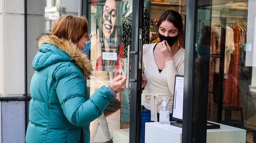 REPORTAGE. Onze redactrice winkelde op afspraak in Gent. “Het is bijna kwart over drie. U heeft zestien minuten de tijd tot de volgende shift. Niet langer”