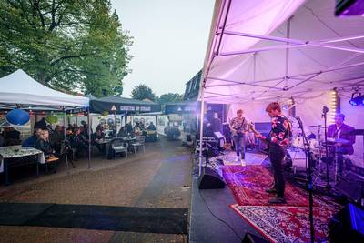 Geen schuttersfeest, maar in Diepenheim zijn ze niet voor één gat te vangen
