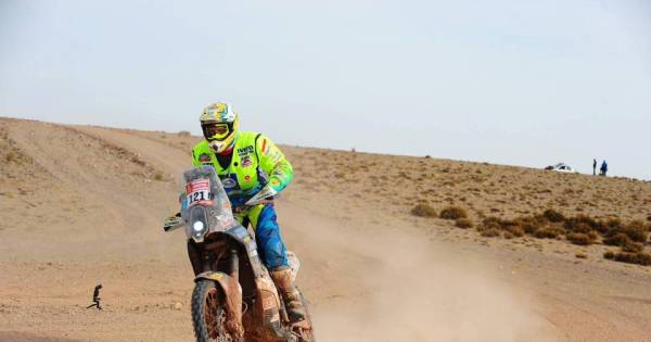 Edwin Straver kiest verkeerde vallei in tweede etappe Dakar Rally: 'Kan het niemand anders kwalijk n