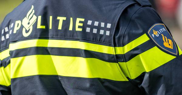 Duo aangehouden na inbraak in bus in Overdinkel