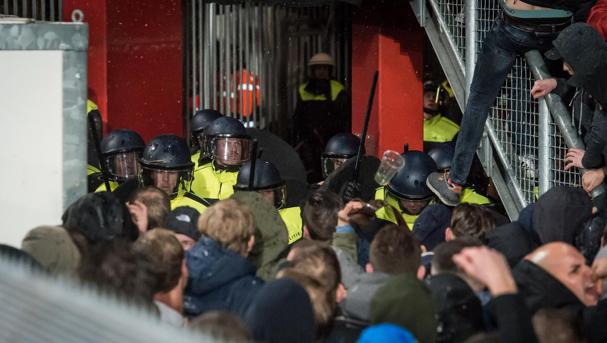 Politie Pakt 39 Jarige Man Op Die Prominente Rol Speelde In De Drugshandel In Supportershome Fc Twente De Volkskrant