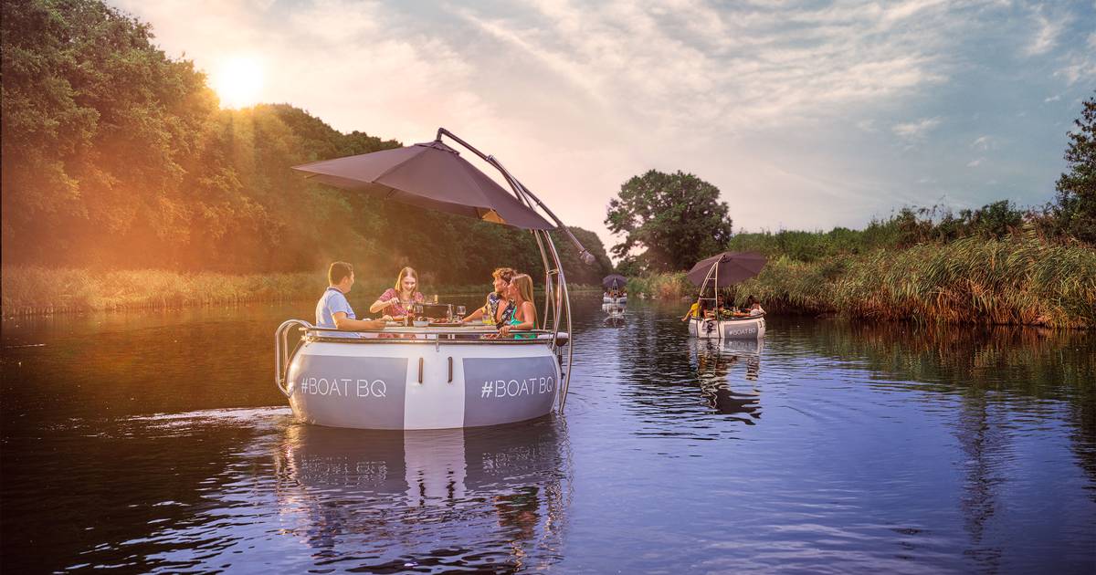 Sinds deze week vaart de Boat BQ uit in Herentals: twee uur lang