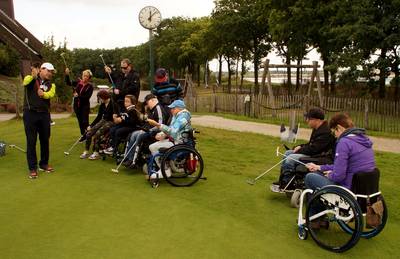 Gratis golfles voor mensen met een beperking op de Stippelberg in Bakel