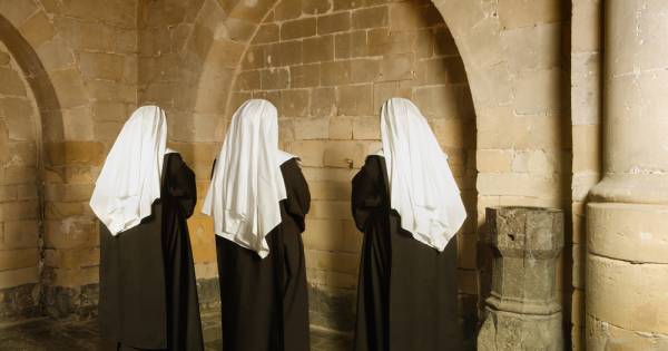 Twee nonnen zwanger na missie in Afrika: Katholieke kerk start onderzoek - BD.nl