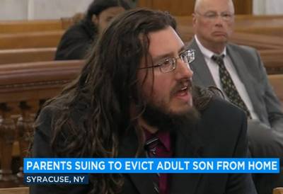Wanhopige ouders slepen zoon (30) voor rechter: hij weigert ons huis te verlaten