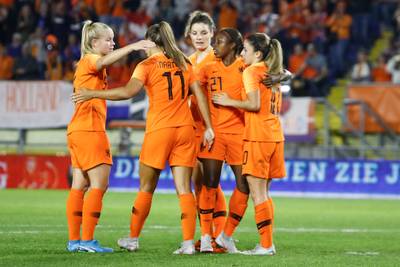 Leeuwinnen verslaan Denemarken in eerste wedstrijd play-offs