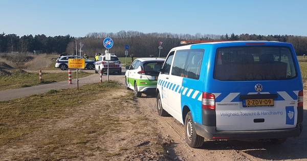 Opnieuw gaat grote groep crossers in de fout met illegale wedstrijd bij station Lage Zwaluwe: 'Mag d
