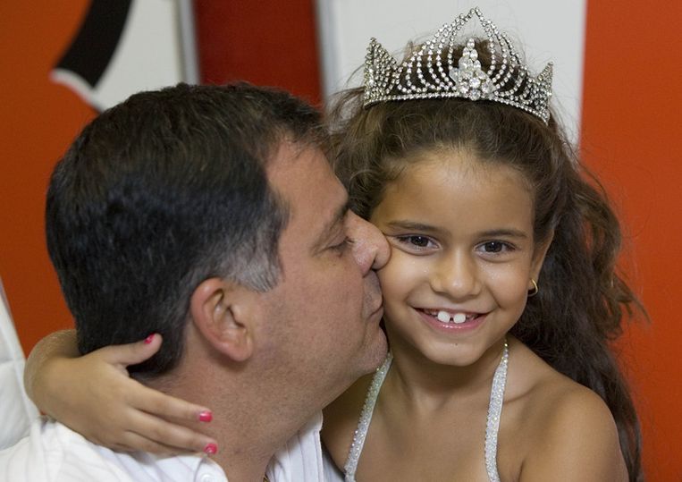 Zevenjarige danskoningin tijdens carnaval in Rio 