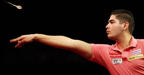 @mrblues74 Klaasen heeft ooit een naaktfoto aan een nichtje van Van Gerwen gestuurd.