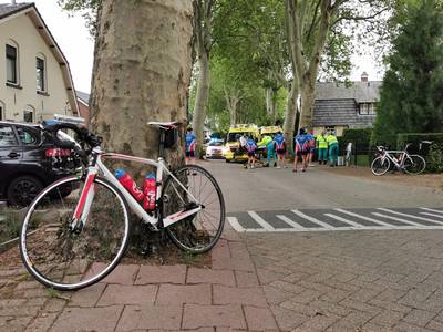 Wielrenners gewond bij valpartij in Beek