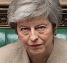 May riskeert “complete ineenstorting” van regering door brexit-impasse 