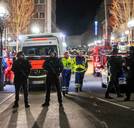 Merkel hekelt ‘gif van racisme’ na aanslag op shishalounges in Hanau