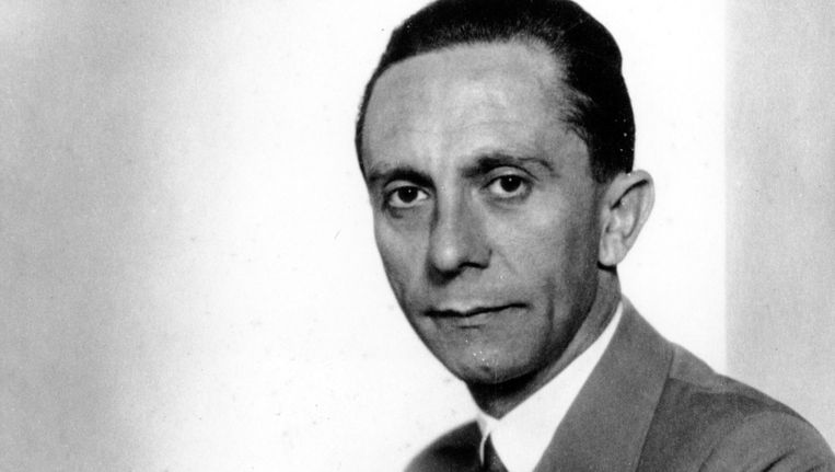 Nazaten Joseph Goebbels eisen geld van biograaf