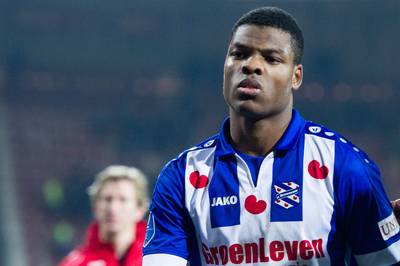 Het avondje Vitesse van Dumfries: elleboog en greep in edele delen