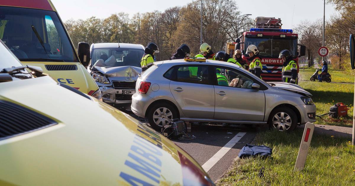 Vrouw gewond bij aanrijding in Escharen | Grave | gelderlander.nl - De Gelderlander