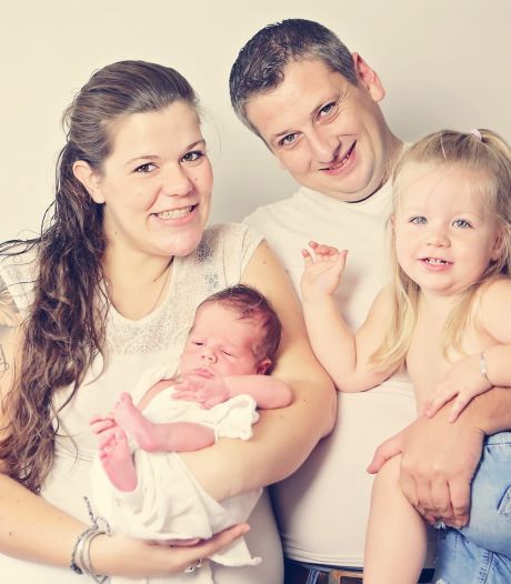 Corona treft gezin met pasgeboren baby: ‘Mijn vriend durft soms de kinderen niet vast te pakken’