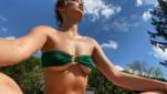 Steeds meer sterren zijn fan van ‘underboob’-bikini’s 
