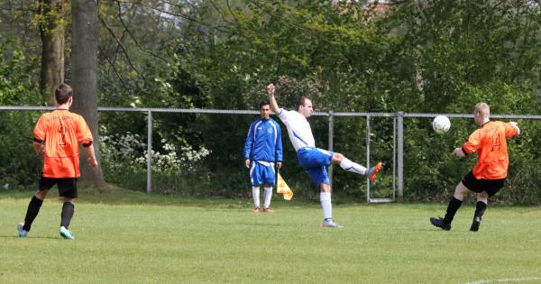 Vriendenteam pakt eerste punt na 43 keer verliezen - De Gelderlander