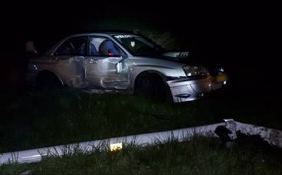 Auto vliegt uit de bocht op toerit A12 bij Veenendaal