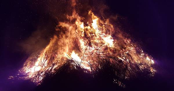 Vrouw (30) door minderjarige mishandeld bij Paasvuur Etten | Oude IJsselstreek - De Gelderlander